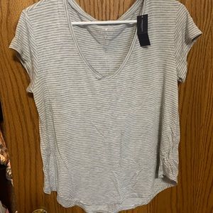 AE striped V-neck